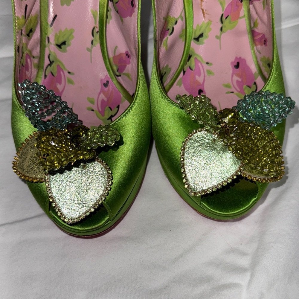 Vintage Y2K Betsey Johnson Elegant Green Satin Heels - Picture 7 of 10